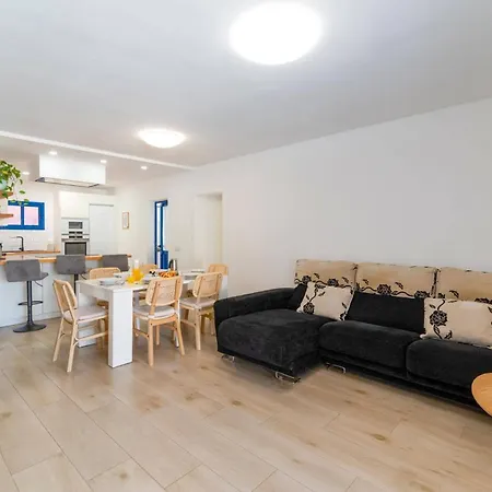 Willa Lemes By Playa Blanca (Lanzarote)